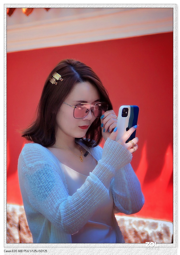 手机扫街片《观海景的游人》还有《蔷薇花》还有什么来？？？看看里边再说吧！哈哈