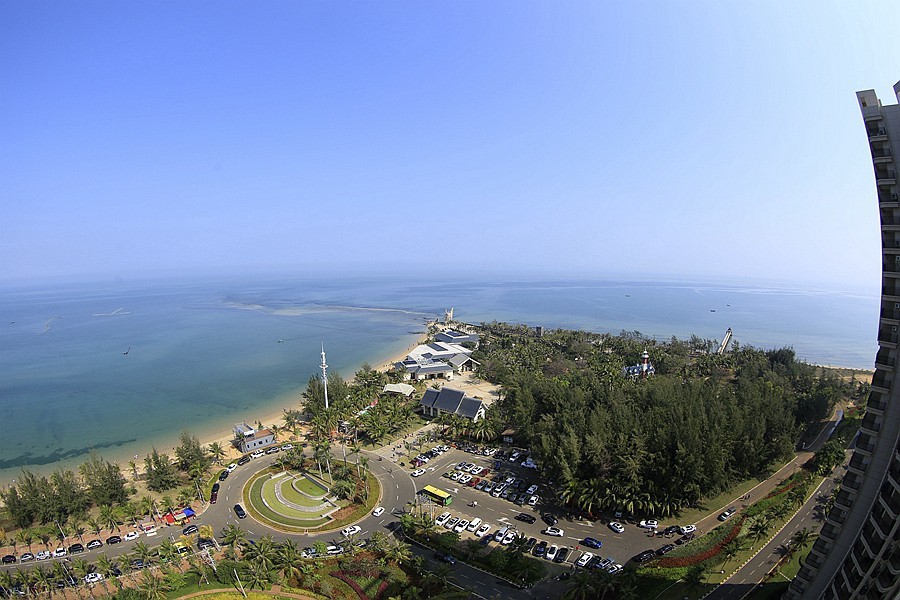 216【寿星老海南游摄日记】21.02.15在海景最高层，仰、平、俯三种角度，鱼眼镜下的解