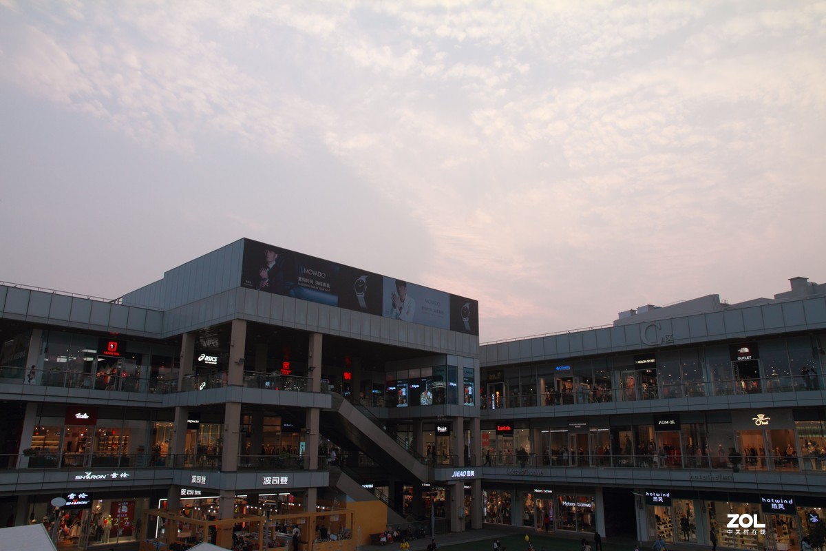 长阳--首创奥特莱斯