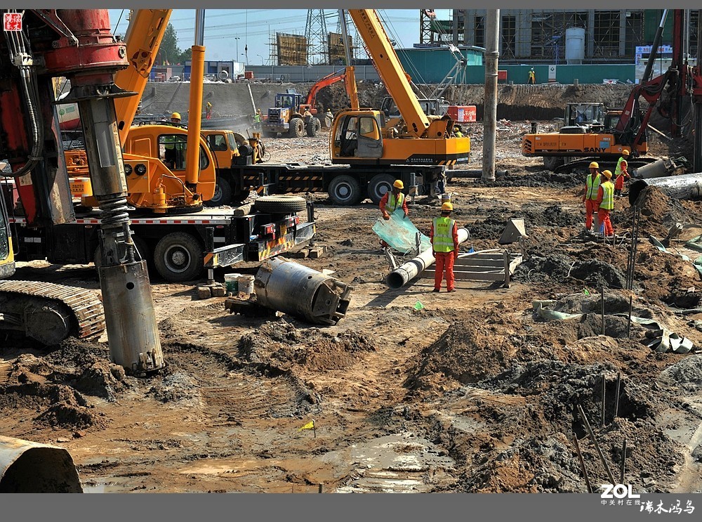 【手机随拍】繁忙的建筑工地