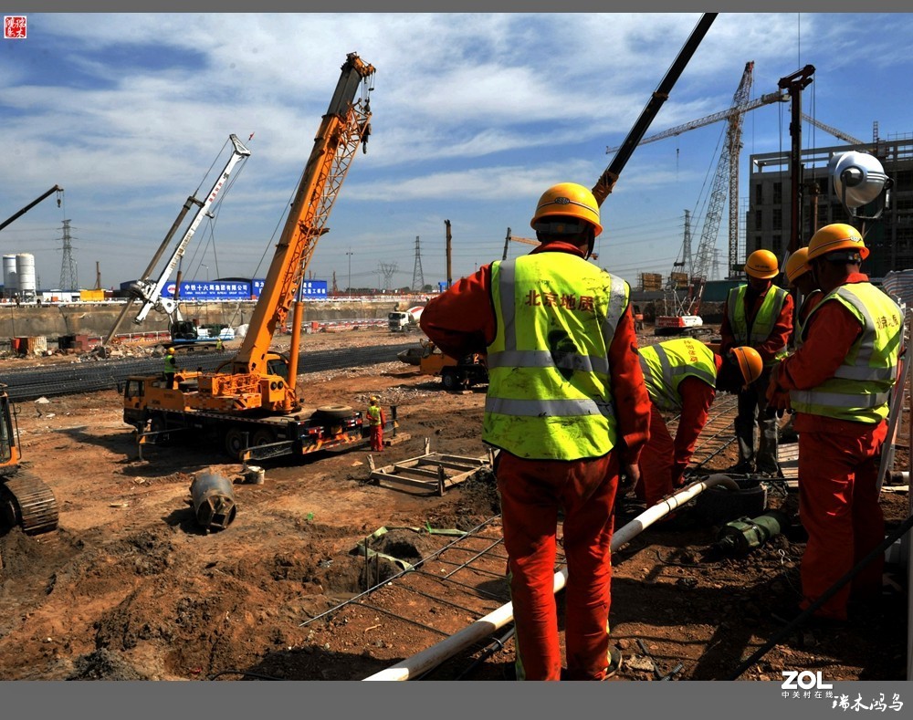 【手机随拍】繁忙的建筑工地