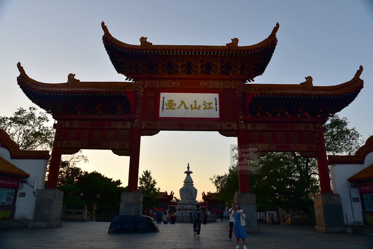 【家乡美】满园青郁夕照红——武汉随笔