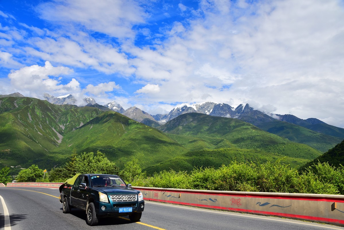玉顶雪山（D750+腾龙24-70一代）