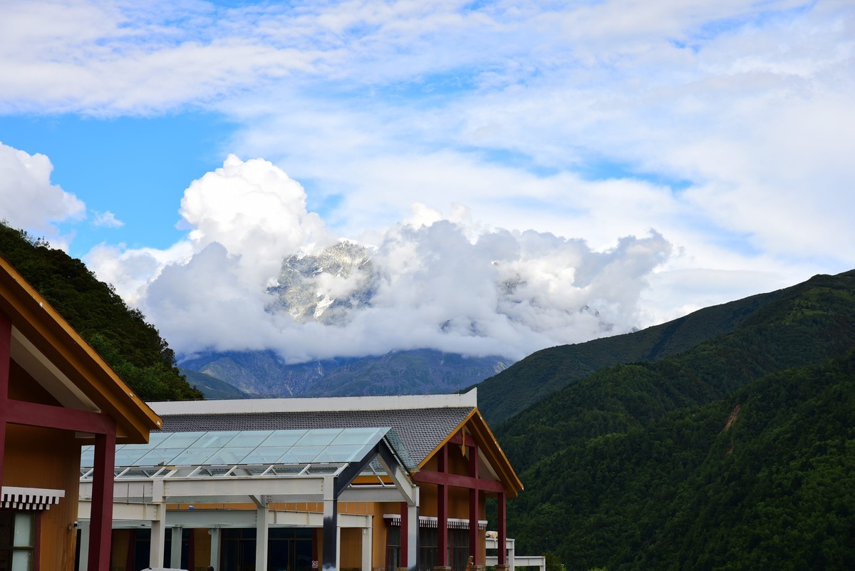 玉顶雪山（D750+腾龙24-70一代）
