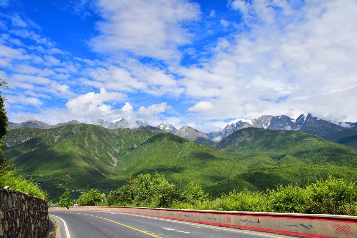 玉顶雪山（D750+腾龙24-70一代）