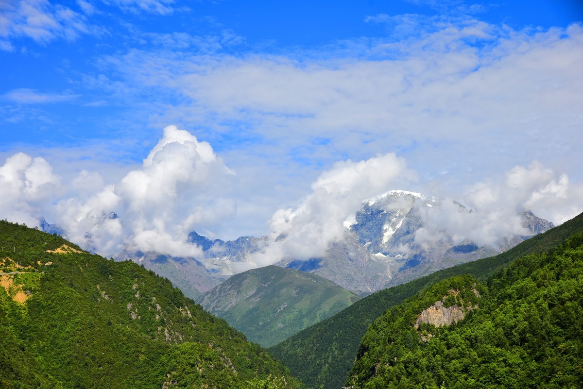 玉顶雪山（D750+腾龙24-70一代）