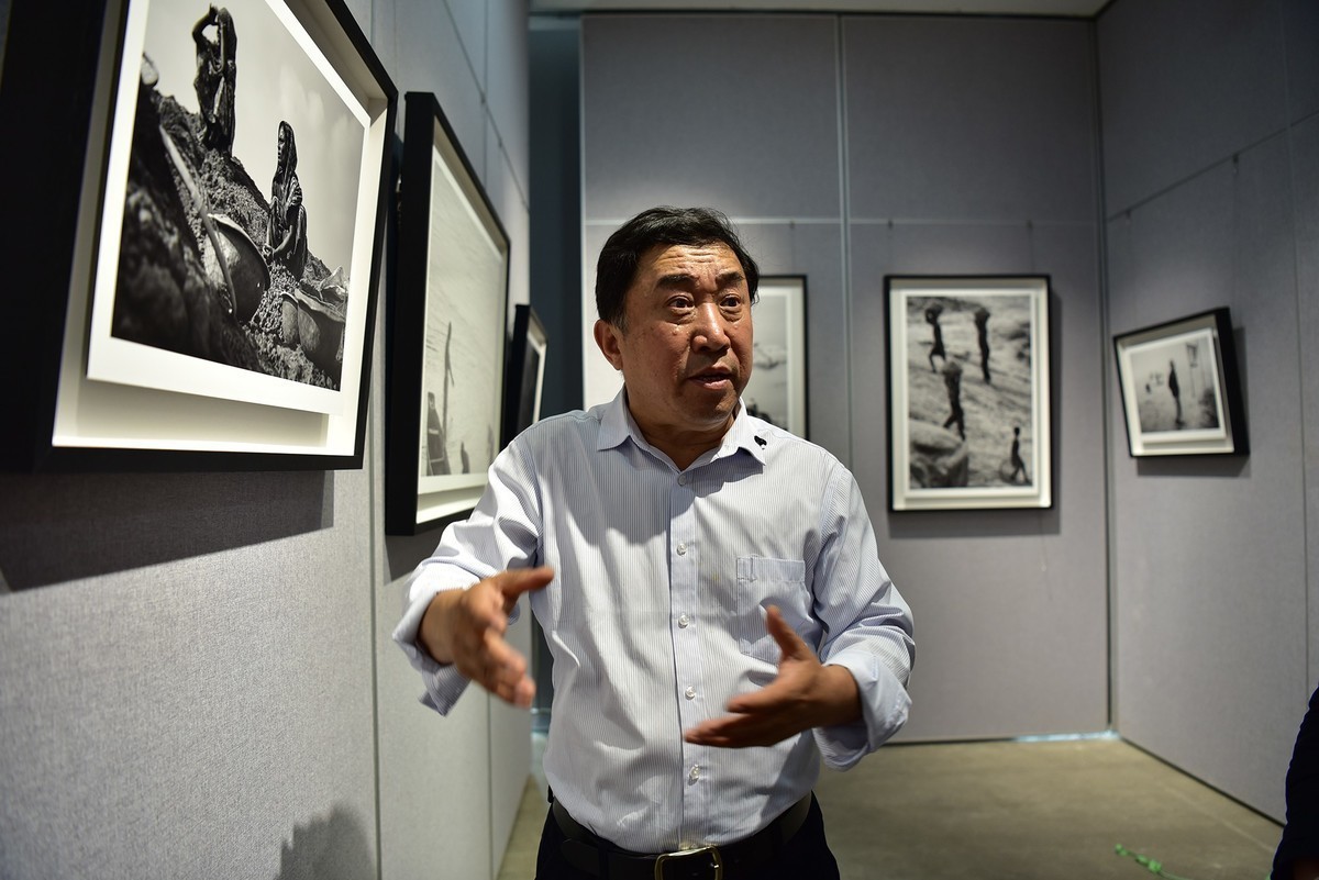 解海龙领衔“中国摄影家眼中的孟加拉”大型摄影展今天下午在石景山文化中心8层隆重开幕