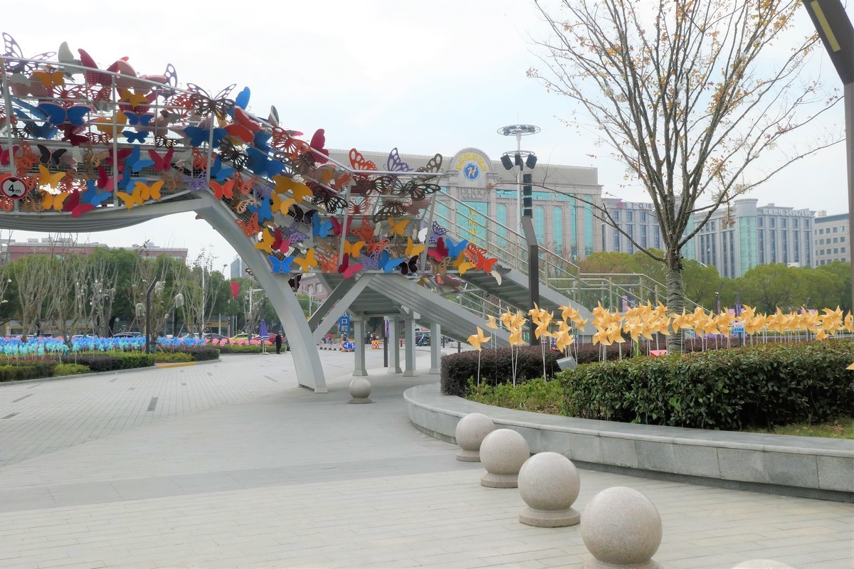 【2021上海爱情海购物公园广场掠影】