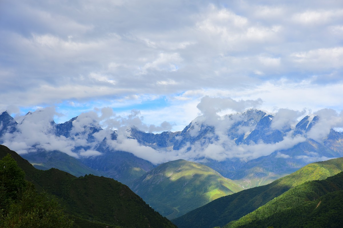 玉顶雪山（D750+腾龙24-70一代）