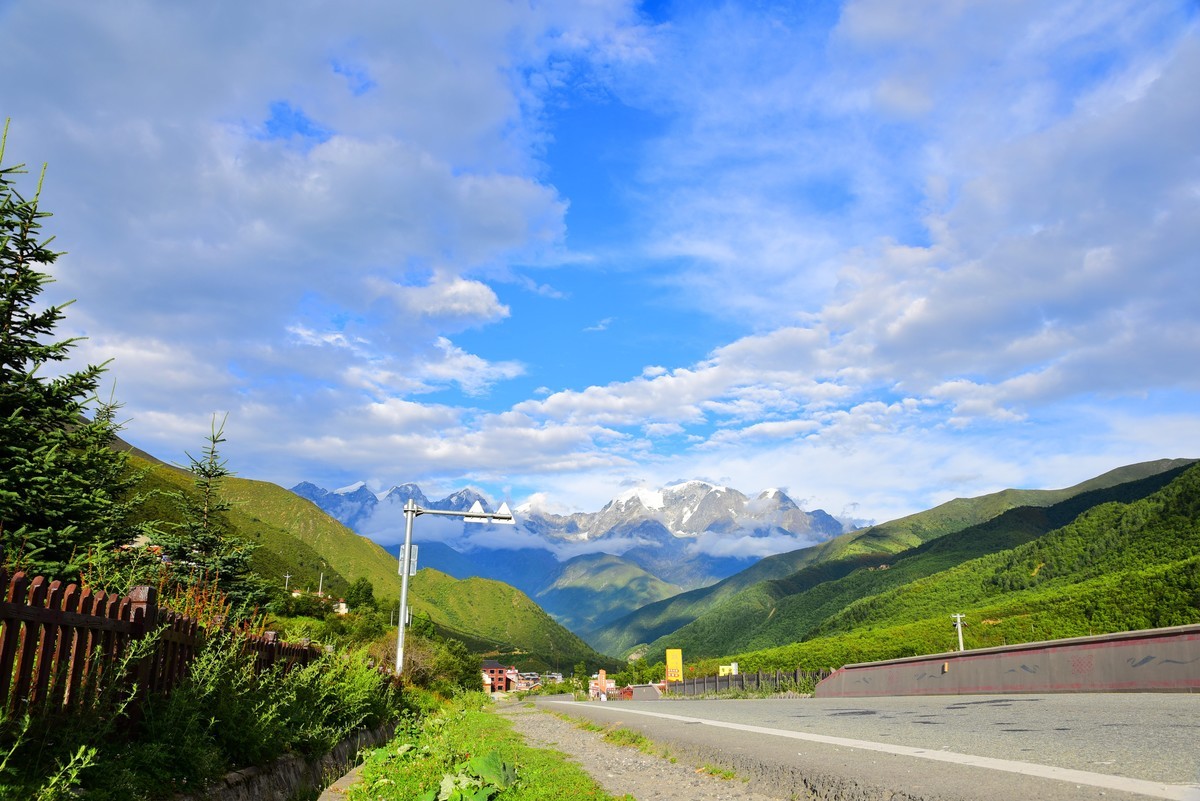 玉顶雪山（D750+腾龙24-70一代）