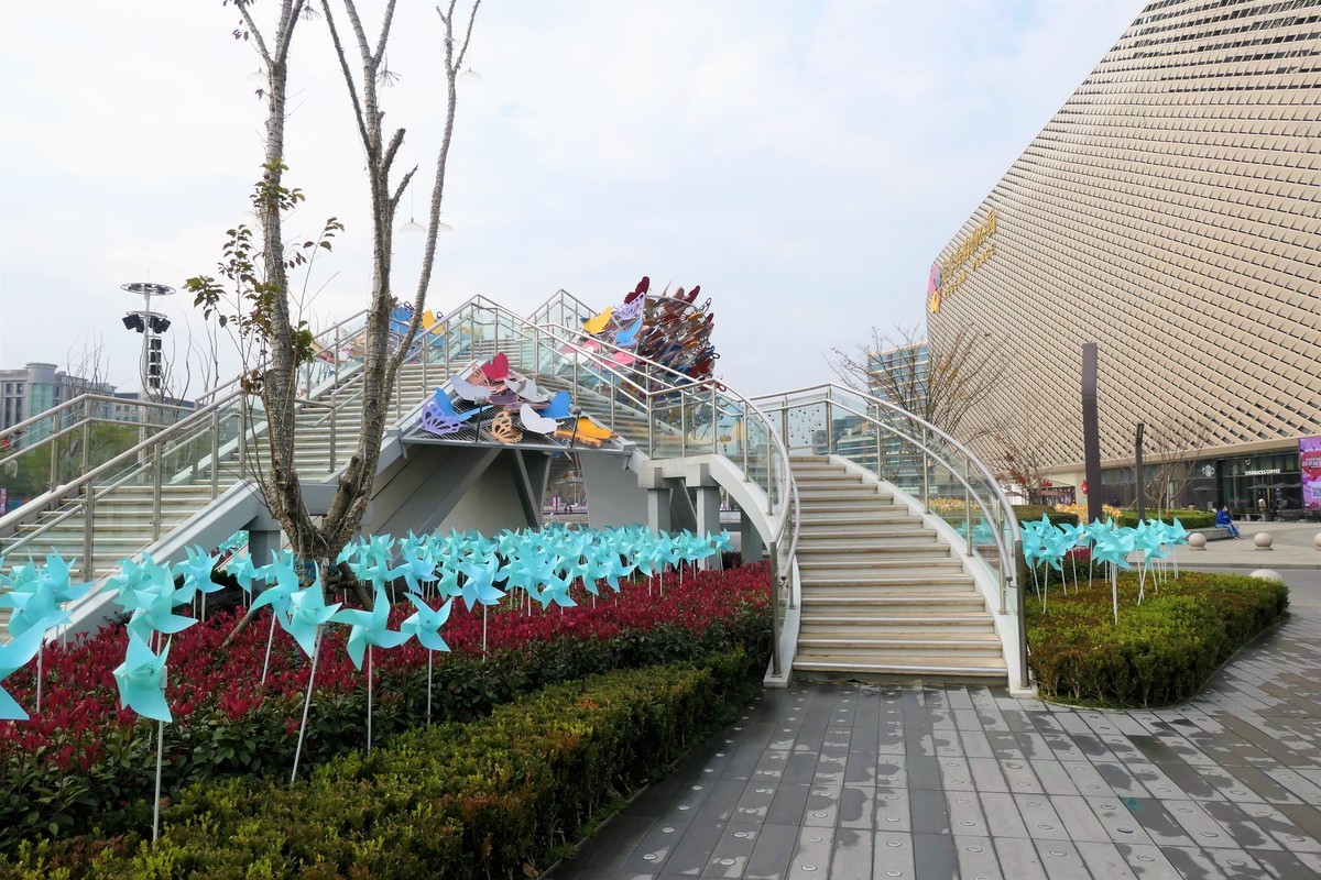 【2021上海爱情海购物公园广场掠影】