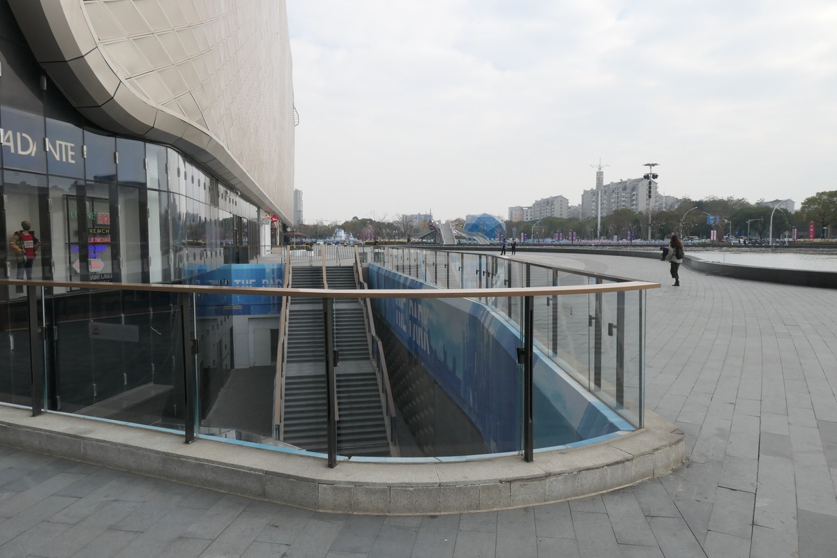 【2021上海爱情海购物公园广场掠影】