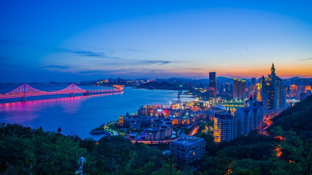 最美家乡大连------星海湾华灯初上