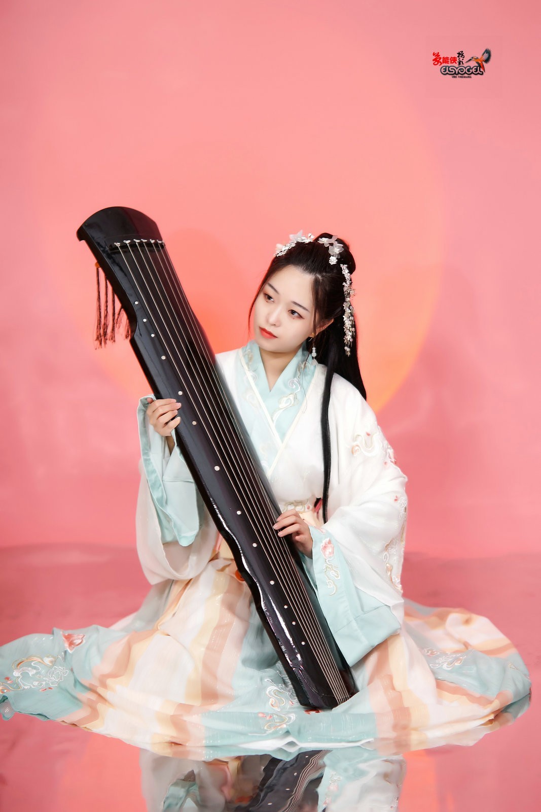 醉兰亭古琴美女怡宝