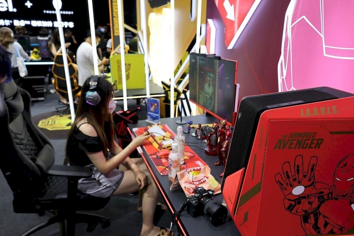 ChinaJoy好看的妹纸、好玩的游戏我来喽！跟着ZOL看展团逛CJ