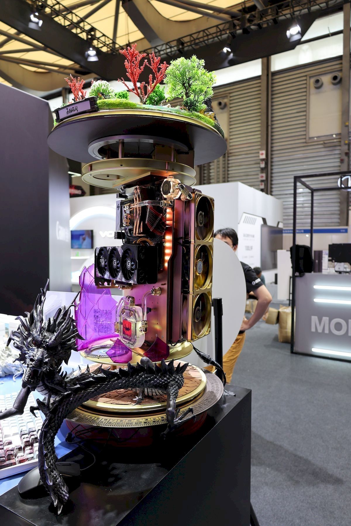 ChinaJoy好看的妹纸、好玩的游戏我来喽！跟着ZOL看展团逛CJ