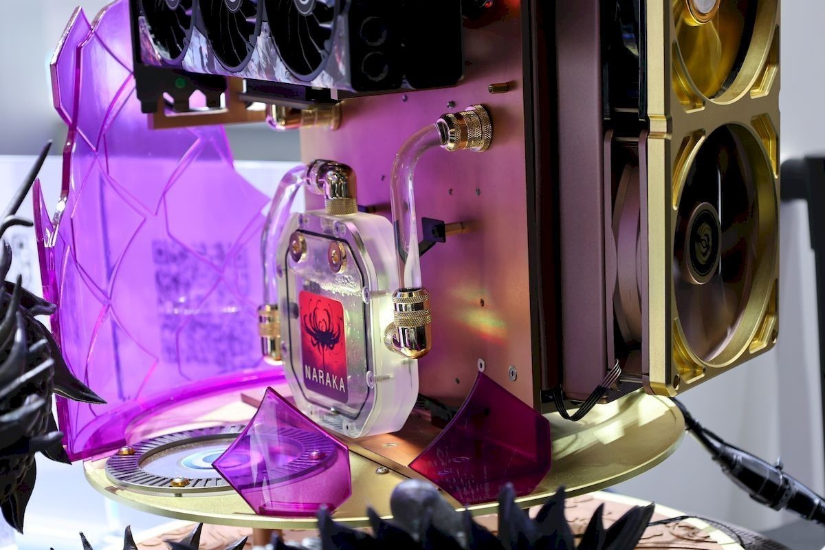 今年夏天年轻人扎堆的地方，非ChinaJoy莫属，作为当代青年，我自然不能放过这次机会，2021ChinaJoy展走起！