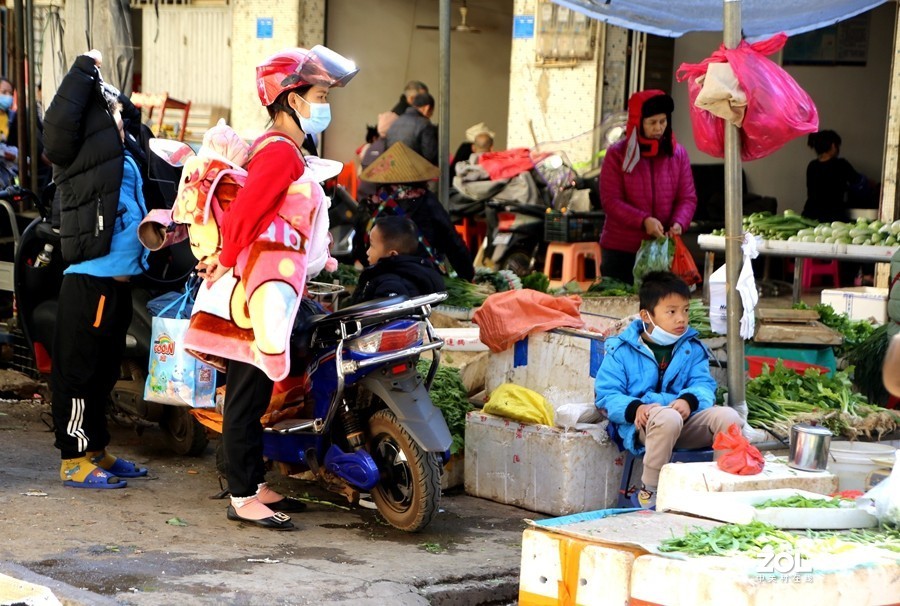 110【寿星老海南游摄日记】20.12.29海南兰島长湾居住，要买些东西要到二十里外的临髙