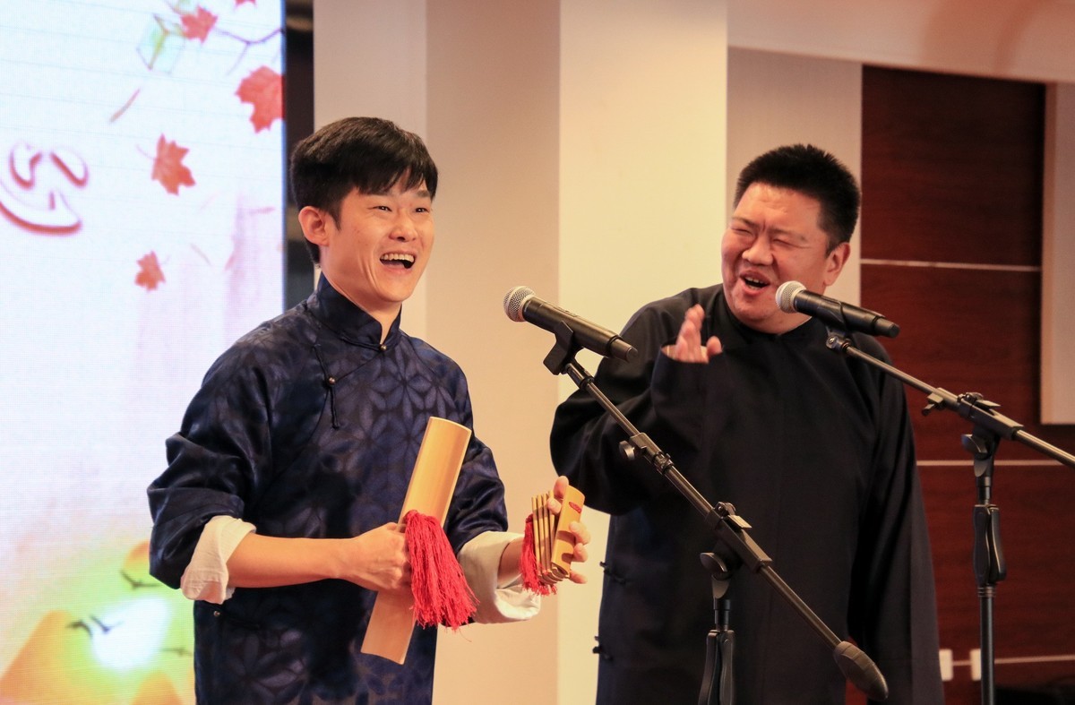 钟鼓楼相声会重阳节进社区