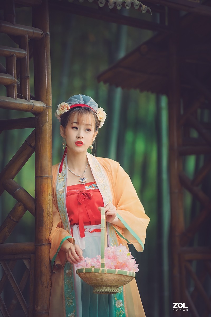 好久没出去拍照了,周末拍美女去