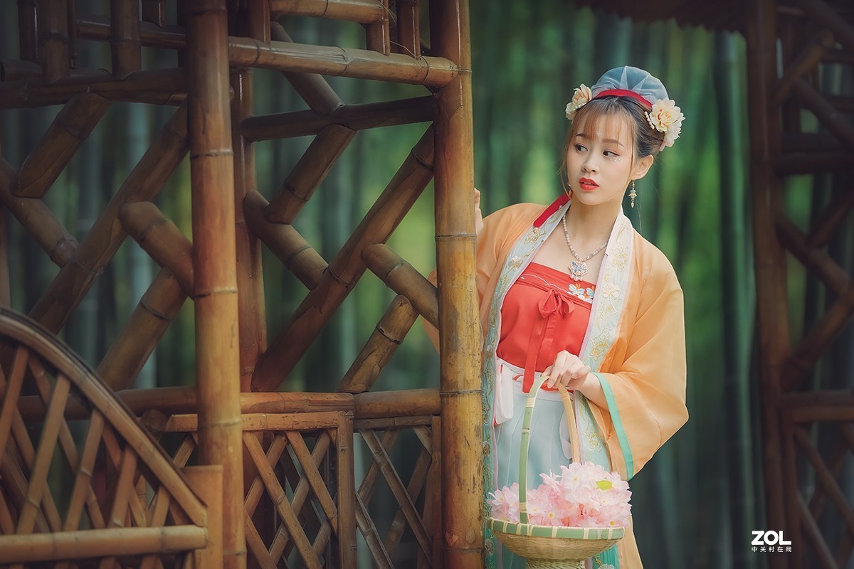 好久没出去拍照了,周末拍美女去