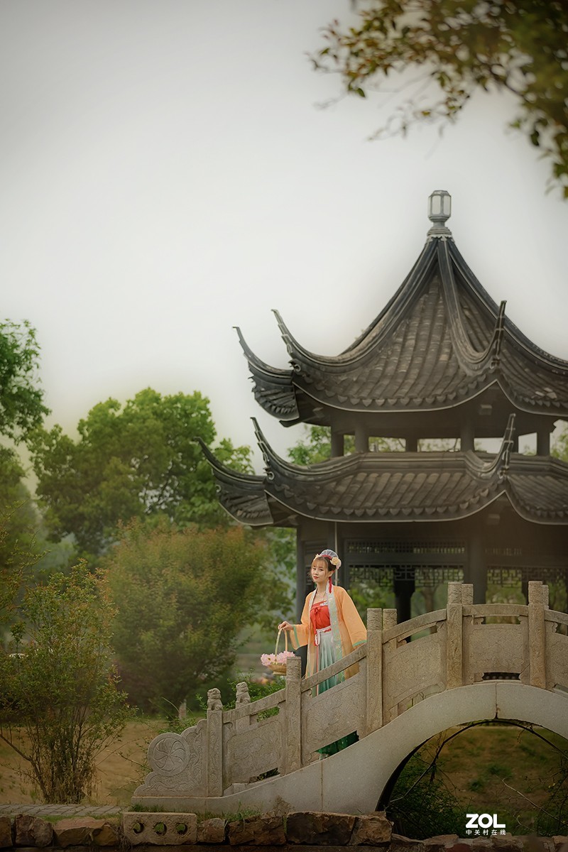 好久没出去拍照了,周末拍美女去