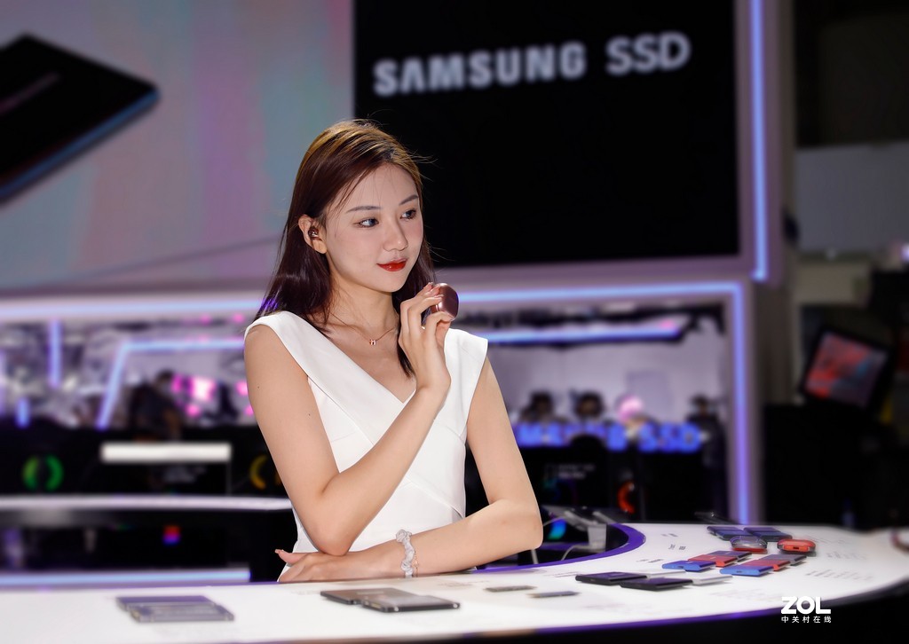 #2021ChinaJoy#+蓝牙耳机，