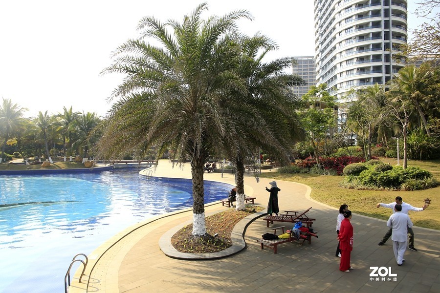 154【寿星老海南游摄日记】21.01.13海南长島兰湾小区游泳池全景图！“ (2)