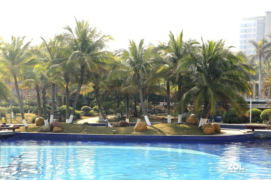 154【寿星老海南游摄日记】21.01.13海南长島兰湾小区游泳池全景图！“ (2)