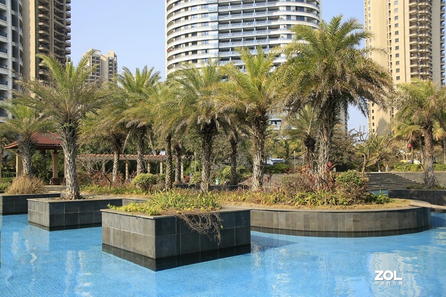 154【寿星老海南游摄日记】21.01.13海南长島兰湾小区游泳池全景图！“ (2)