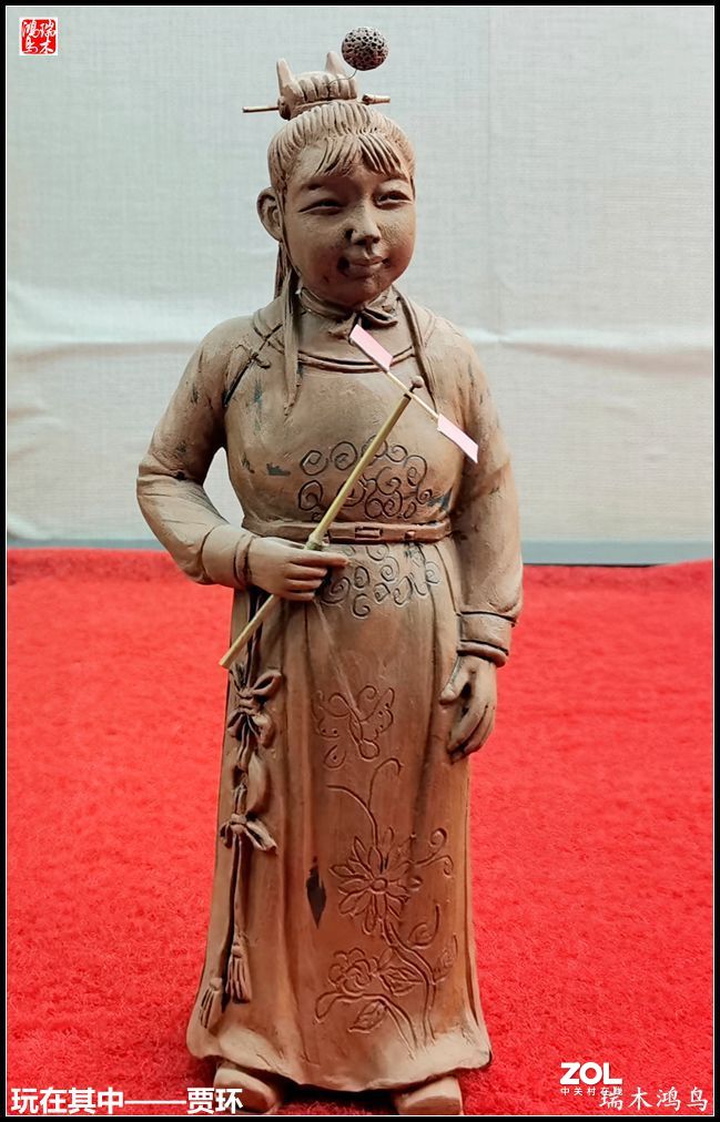 手机随拍红楼梦人物泥塑展