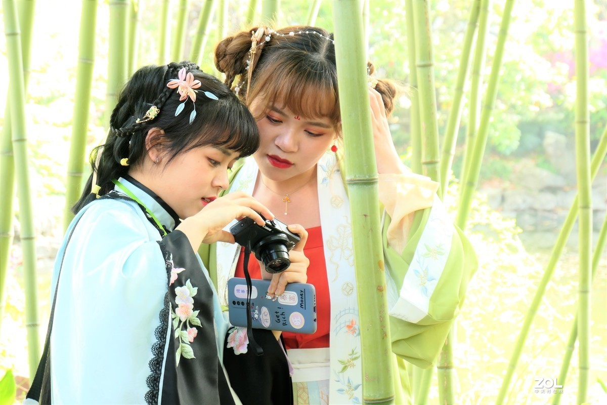 【竹林少女】——摄于上海桂林公园