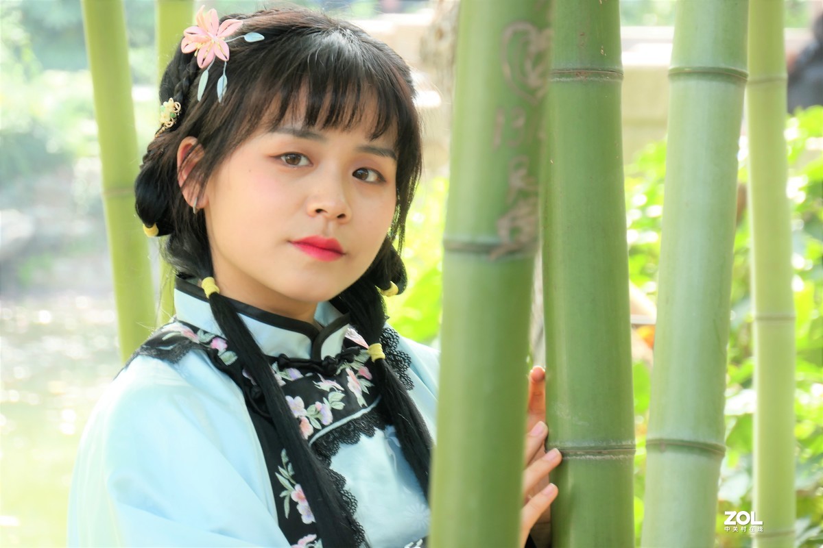 【竹林少女】——摄于上海桂林公园
