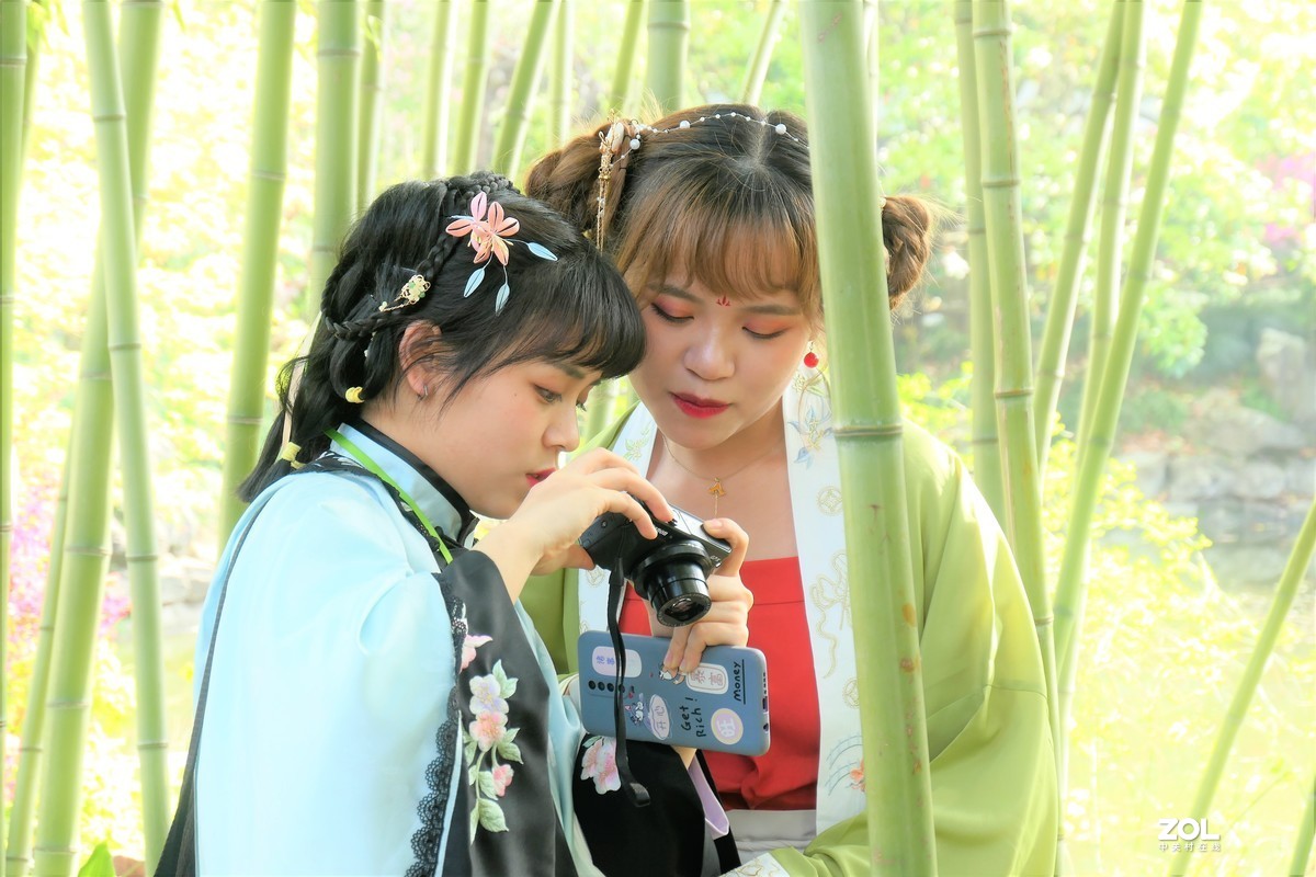 【竹林少女】——摄于上海桂林公园