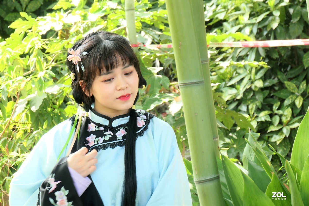 【竹林少女】——摄于上海桂林公园