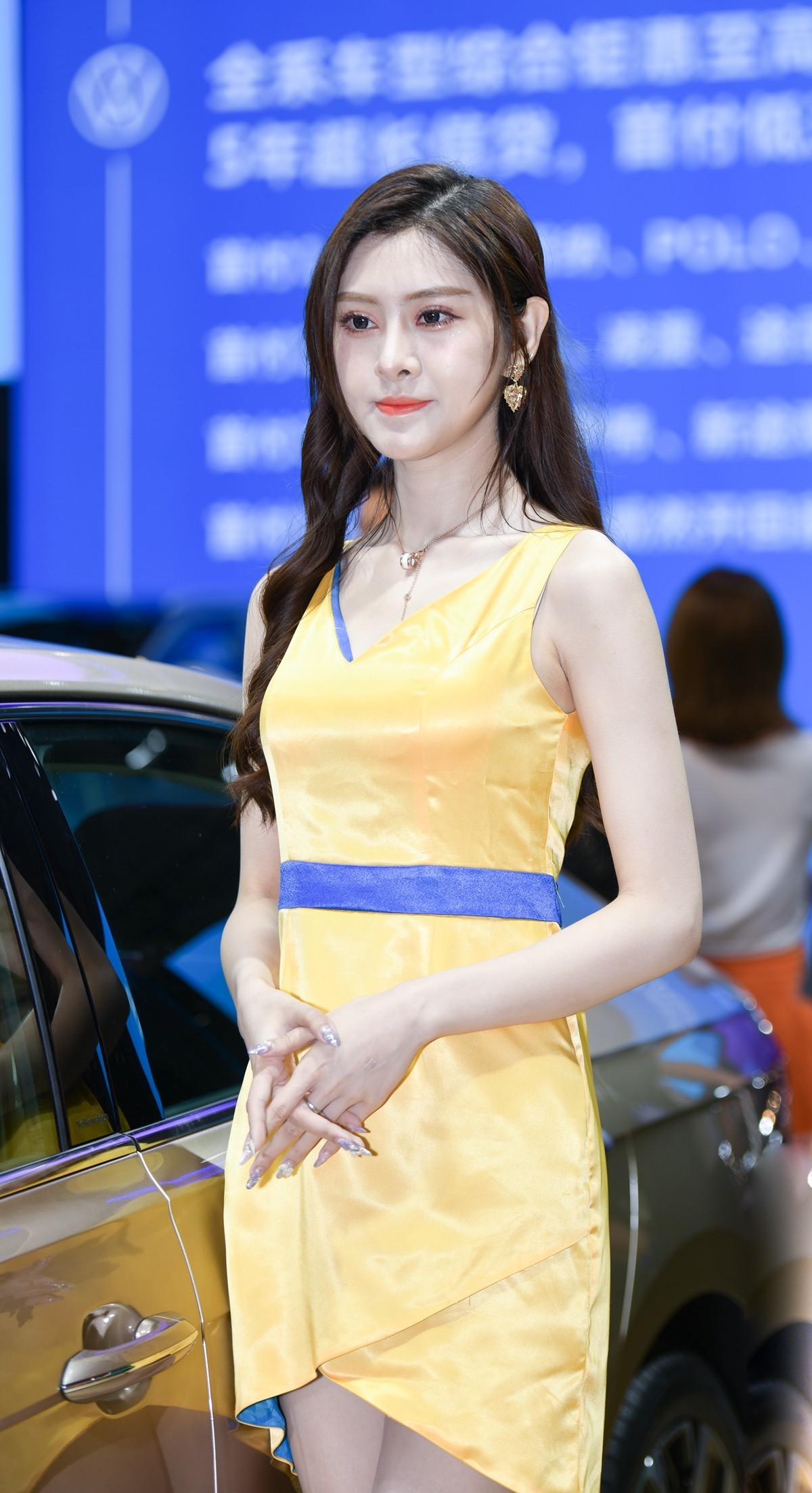 2021齐鲁国际车展车模二十一