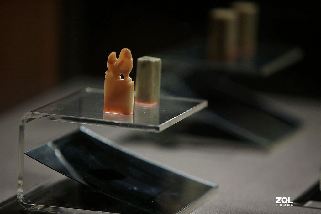 有容乃大-----容庚捐赠展