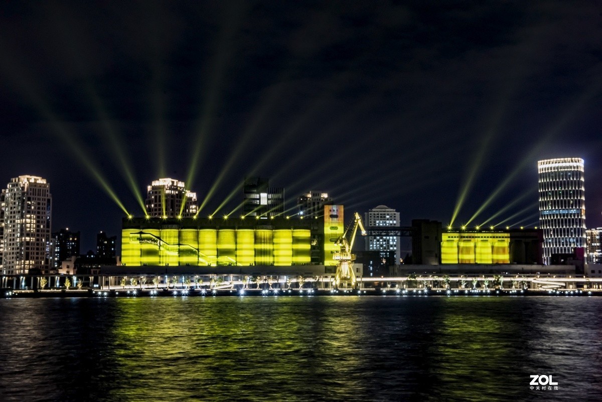 国庆中秋杨浦滨江大道电光秀