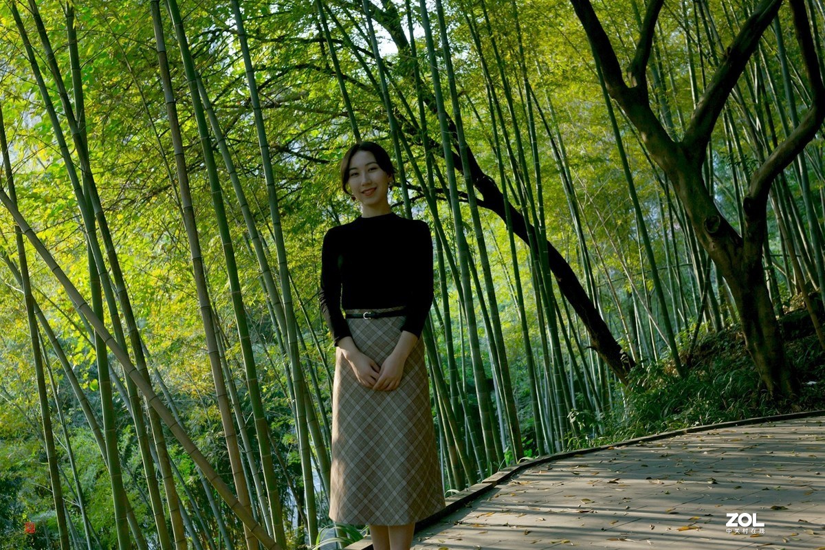 好事成双__贺:60d坛再添小桥流水版主！维族女生与竹林(4)