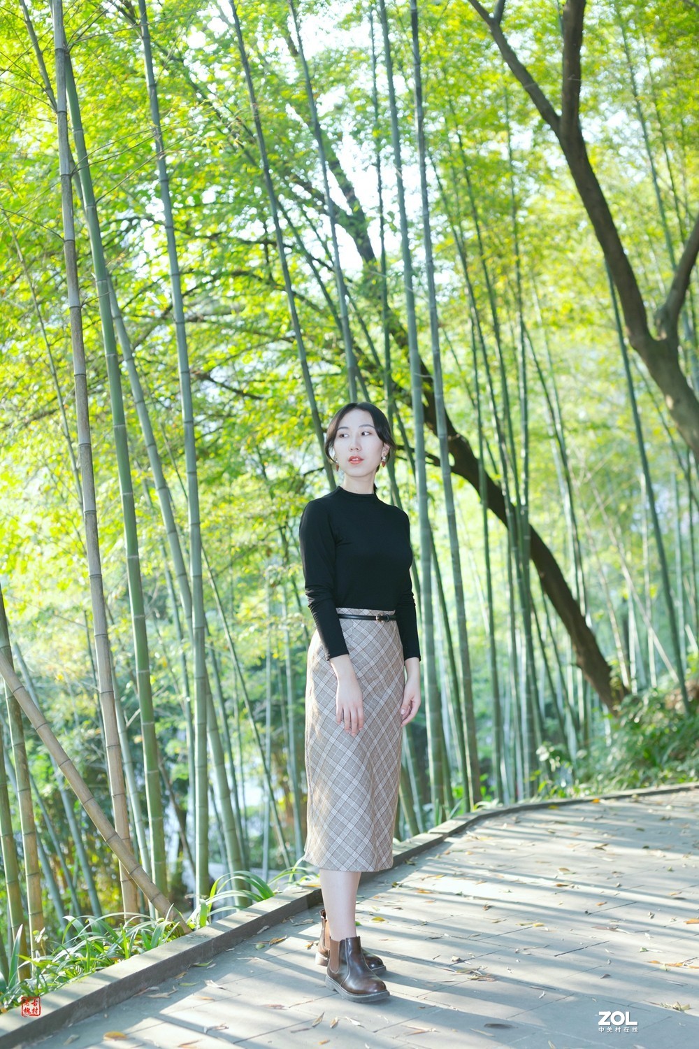 好事成双__贺:60d坛再添小桥流水版主！维族女生与竹林(4)