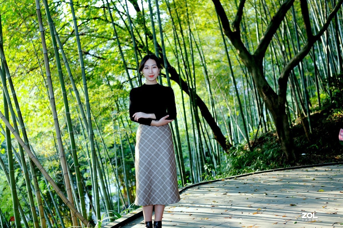 好事成双__贺:60d坛再添小桥流水版主！维族女生与竹林(4)