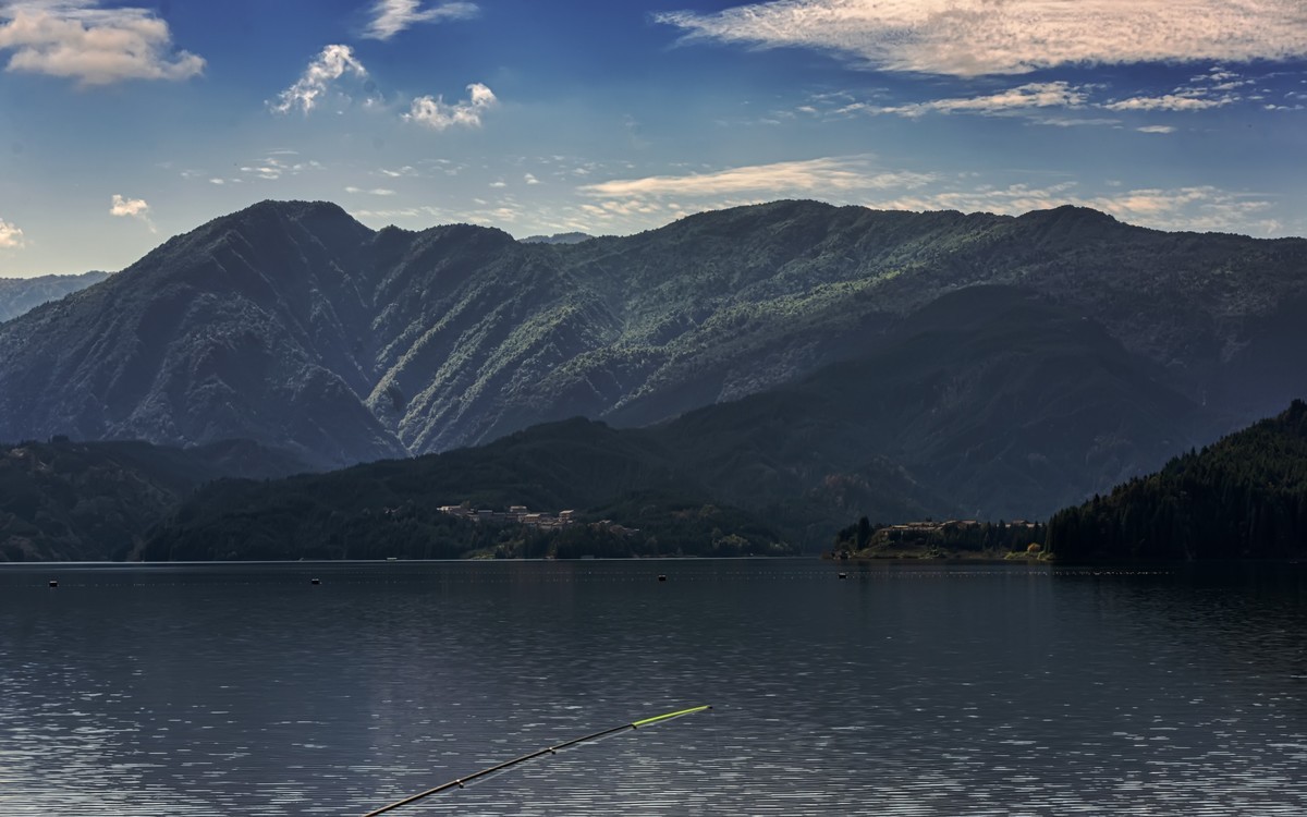 四川眉山：洪雅瓦屋山雅女湖