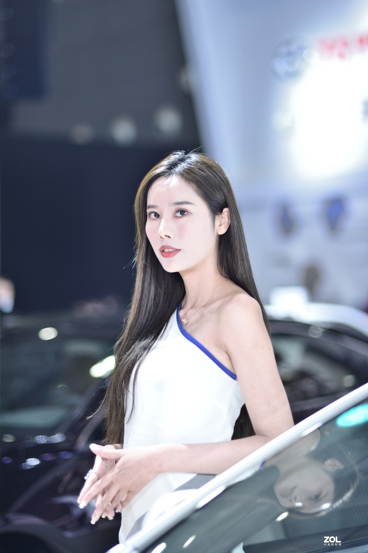 85定的唯美 —— 一组车展人像