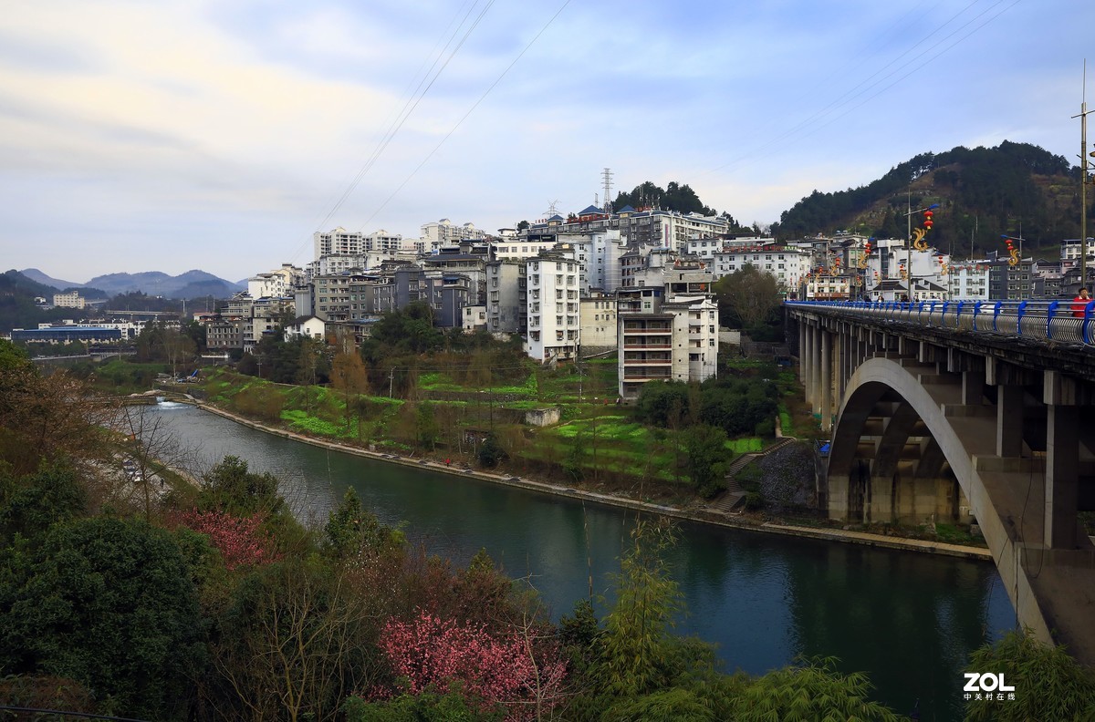 凤凰古镇--清晨版，因赶路，没去彩虹桥一带了