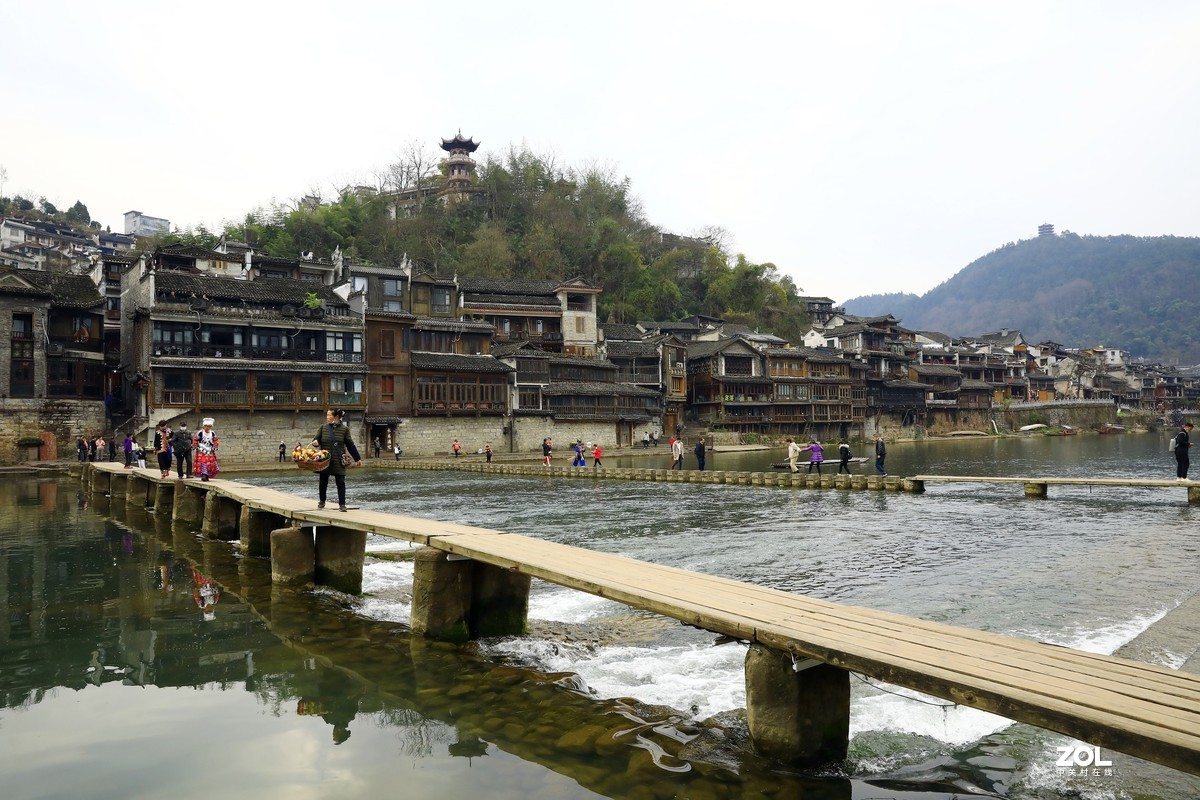 凤凰古镇--清晨版，因赶路，没去彩虹桥一带了