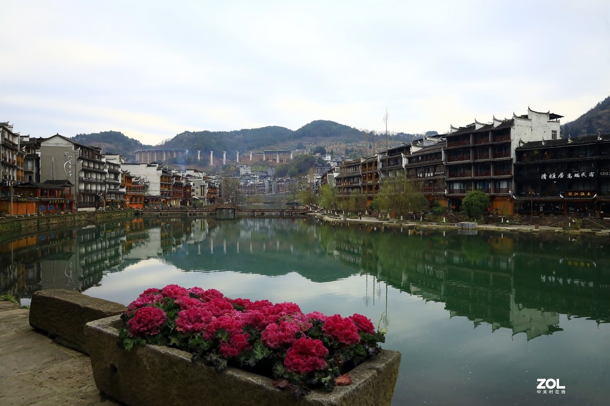 凤凰古镇--清晨版，因赶路，没去彩虹桥一带了