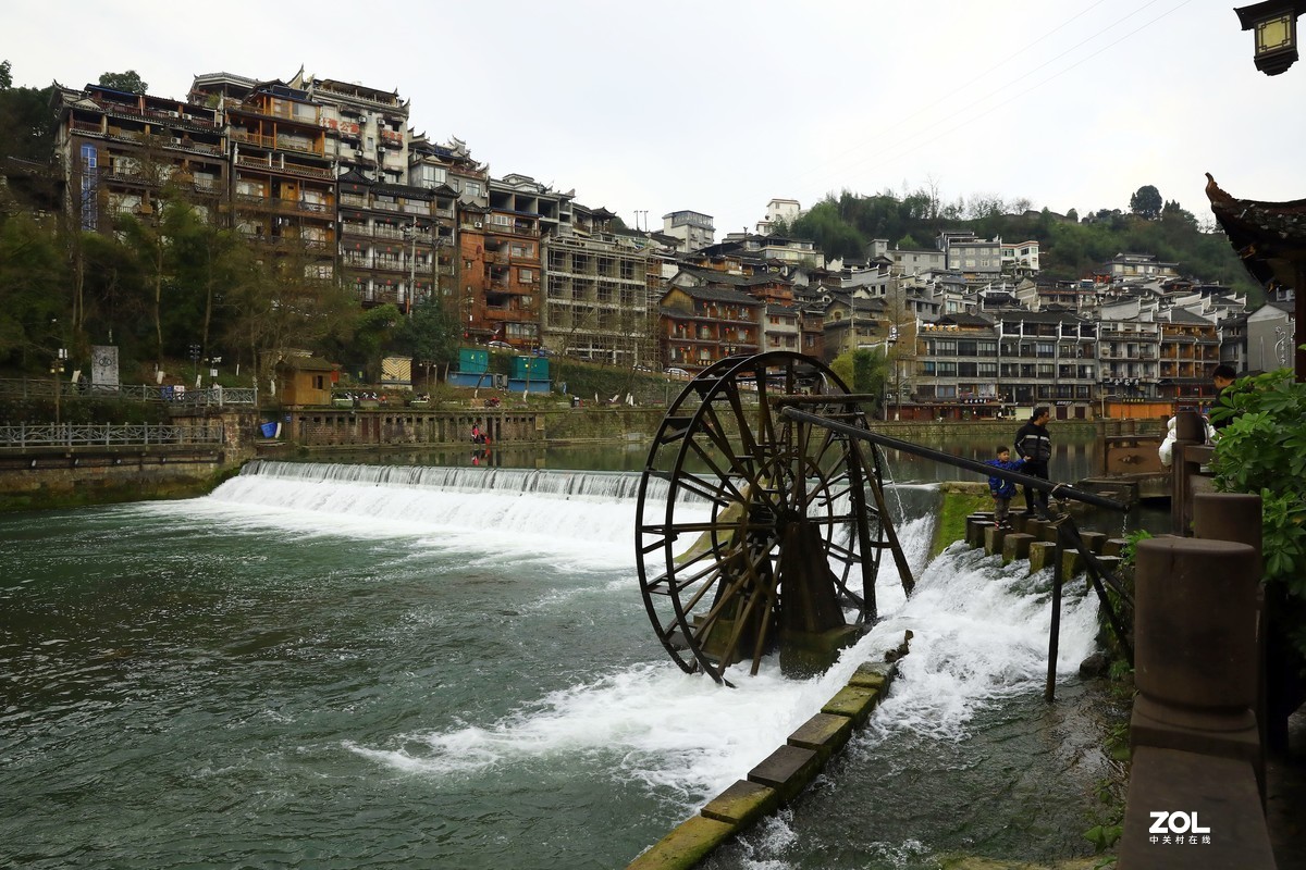 凤凰古镇--清晨版，因赶路，没去彩虹桥一带了
