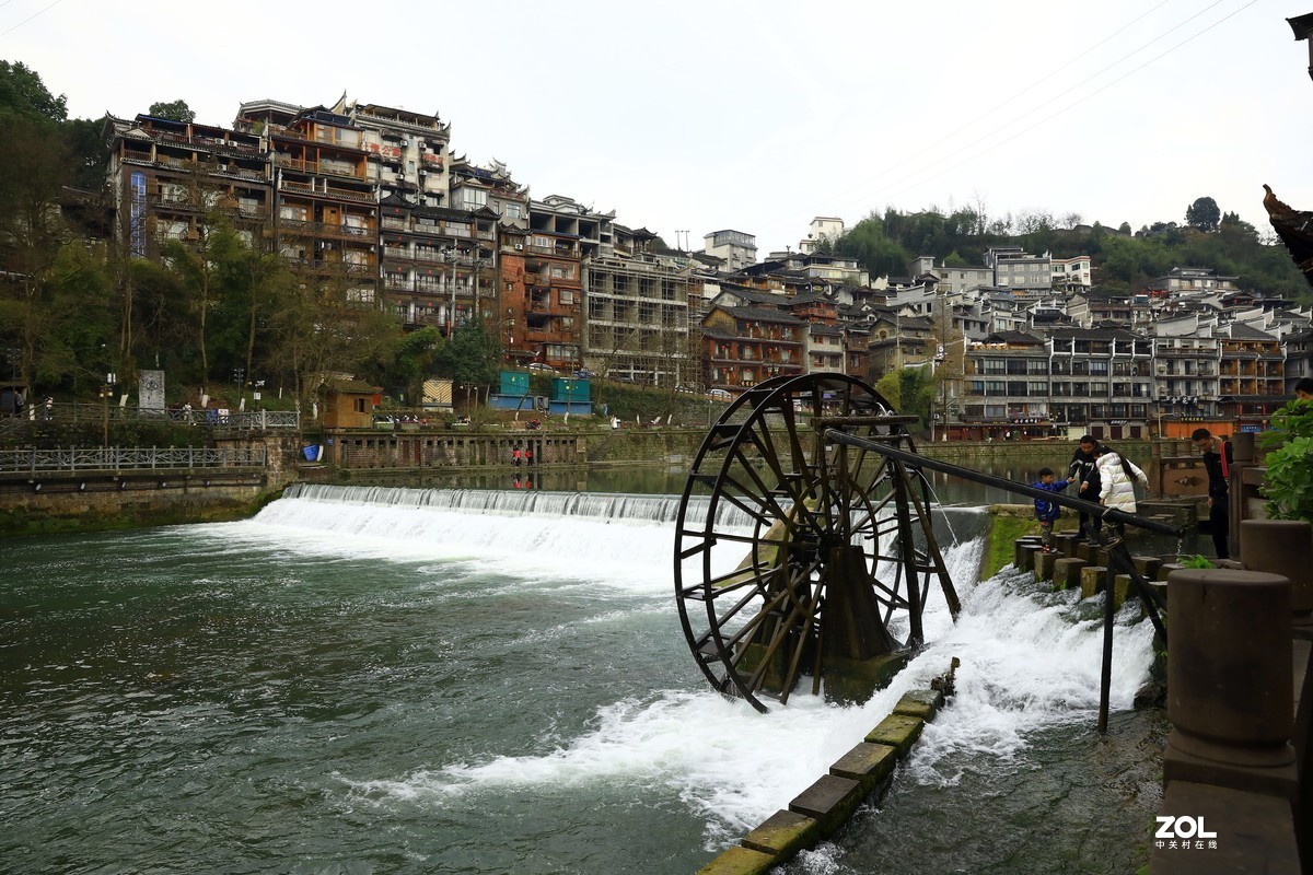 凤凰古镇--清晨版，因赶路，没去彩虹桥一带了
