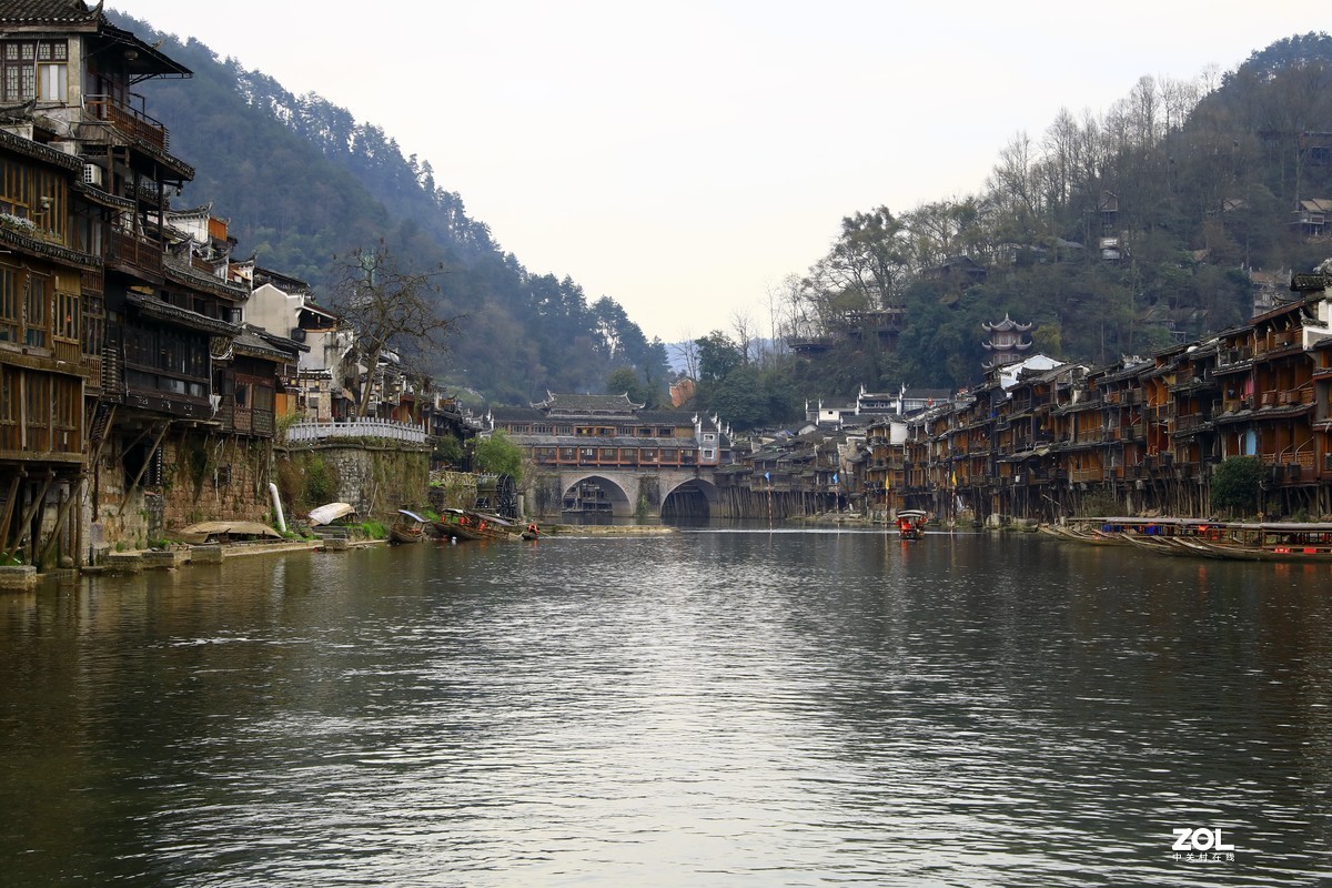 凤凰古镇--清晨版，因赶路，没去彩虹桥一带了