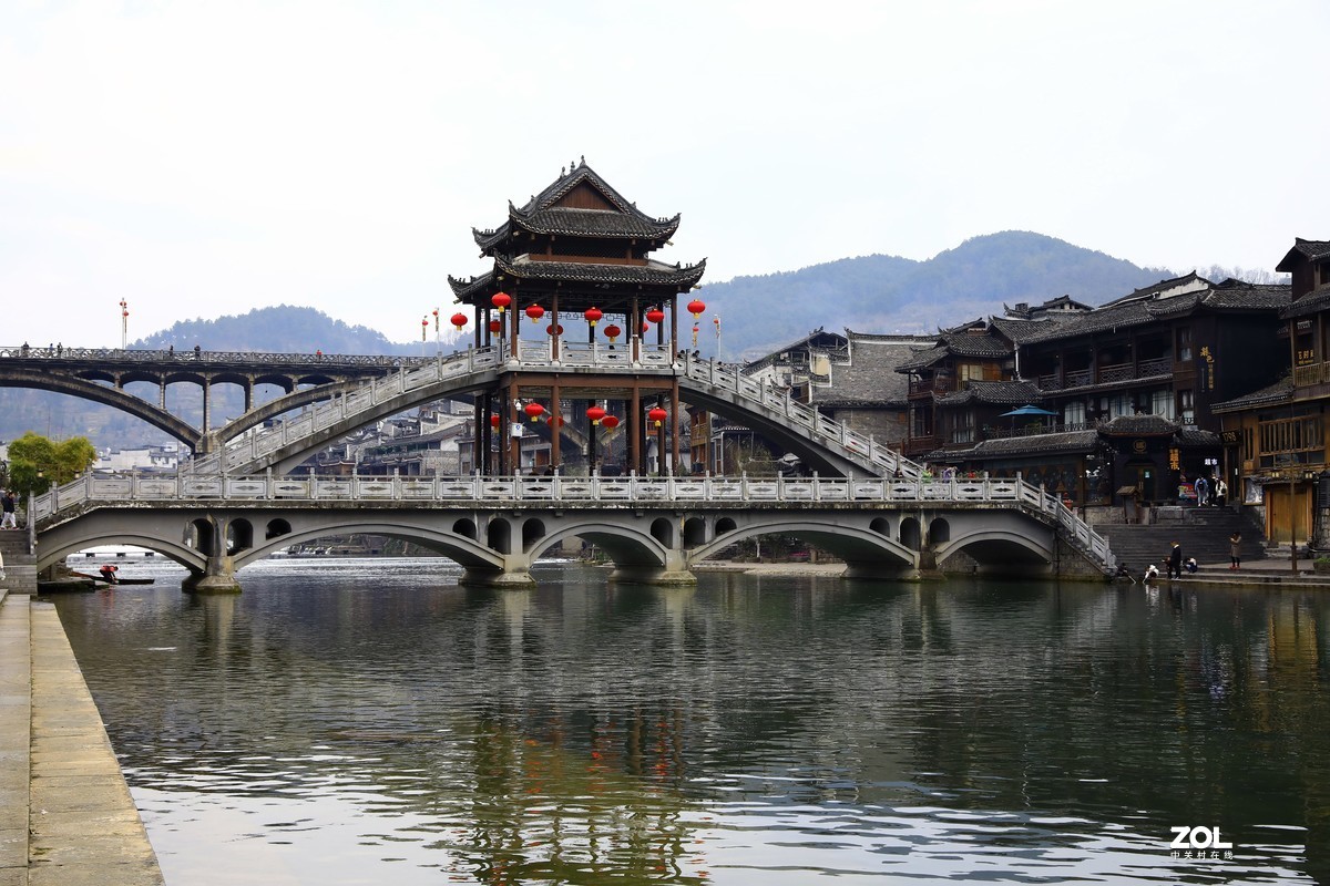 凤凰古镇--清晨版，因赶路，没去彩虹桥一带了